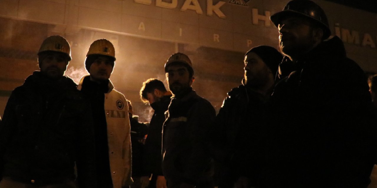 En girilemeyecek yerlere böyle giriyorlar! Madencilerin enkazdan 450 canı kurtaran domuz damı yöntemi