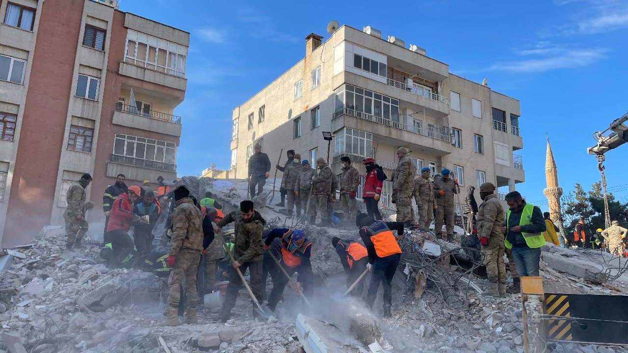 Türk Psikiyatri Derneği deprem bölgesinde: Umut azaldıkça öfke artıyor