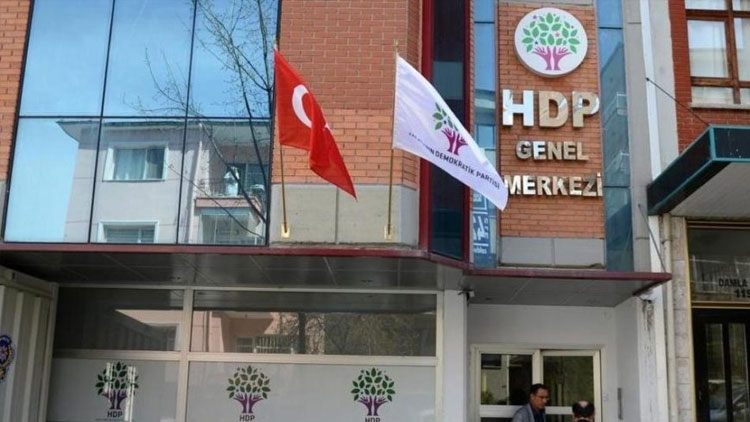 HDP'de liste depremi