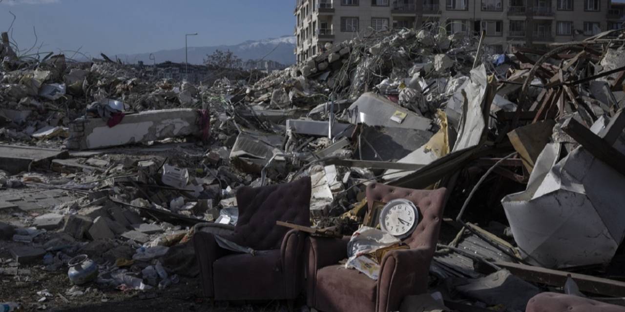 Depremlerde 23 basın mensubu hayatını kaybetti