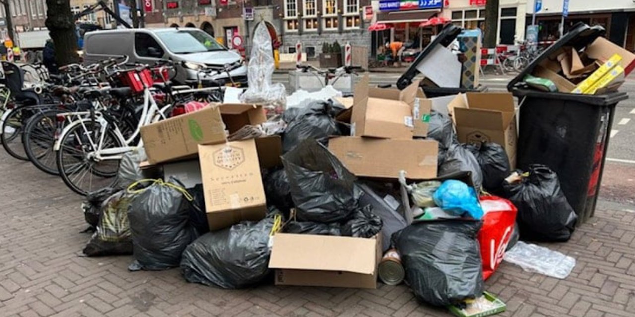 Hollanda'da işçiler grevde: Sokaklar çöple doldu