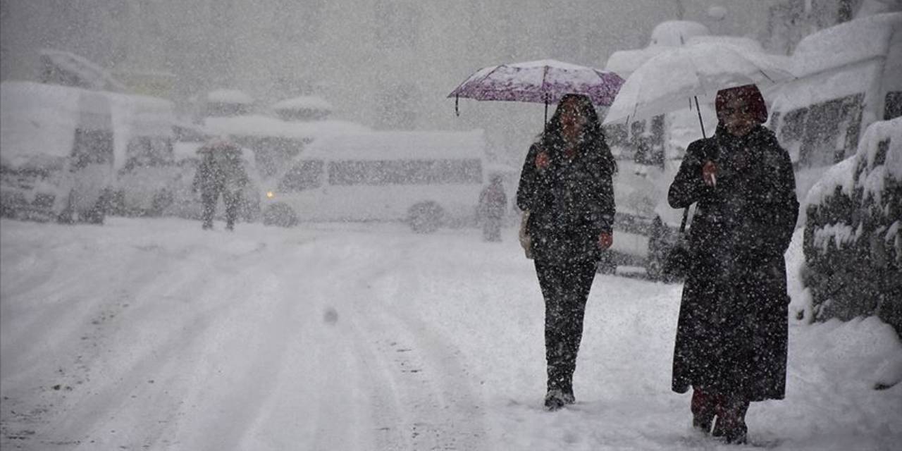 Yozgat'ta kar nedeniyle okullar tatil edildi