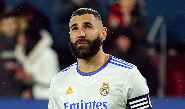 Karim Benzema kaç yaşında, hangi takımda, neden milli takıma alınmadı, Karim Benzema'nın eline ne oldu?