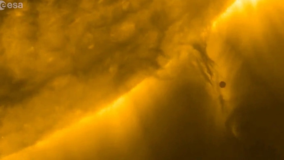 Merkür, Güneş'in önünden geçerken kameraya yakalandı