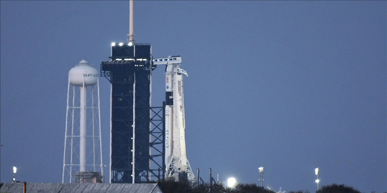 SpaceX'te arıza alarmı: Roketin fırlatılması durduruldu