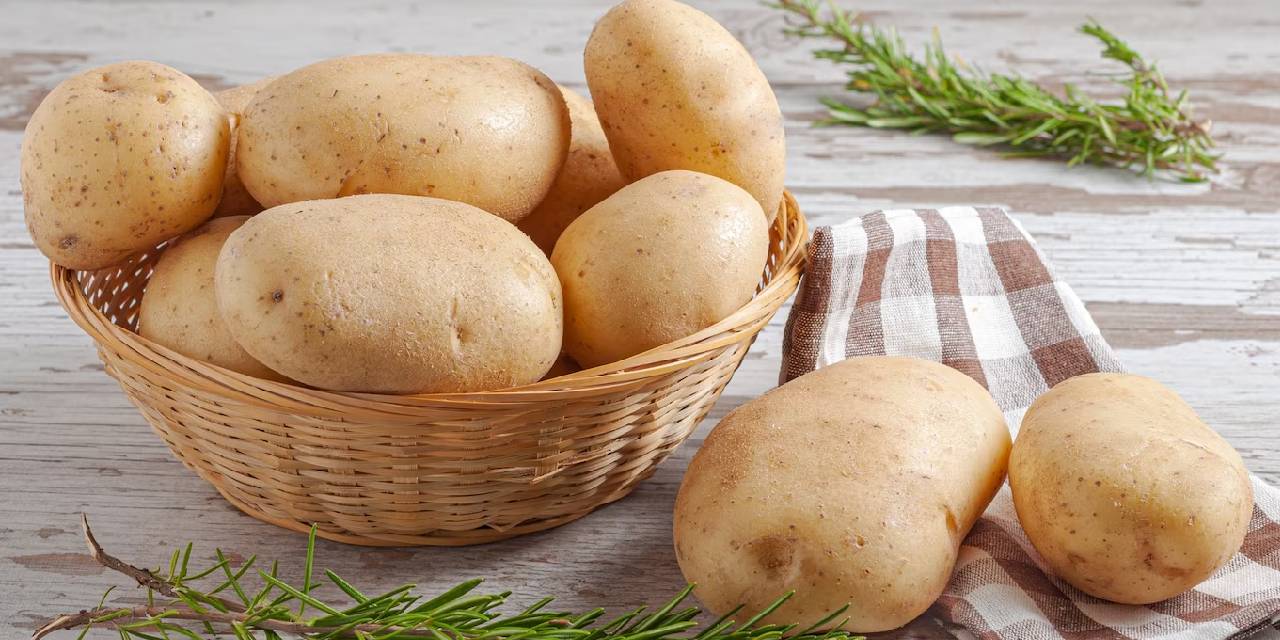 Patatesin en iyi temizlik  malzemelerinden  biri olduğunu biliyor muydunuz? Bakın neler temizleniyor ,çok şaşıracaksınız.