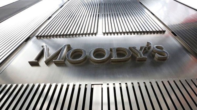 Moody’s 17 bankanın notunu düşürdü!