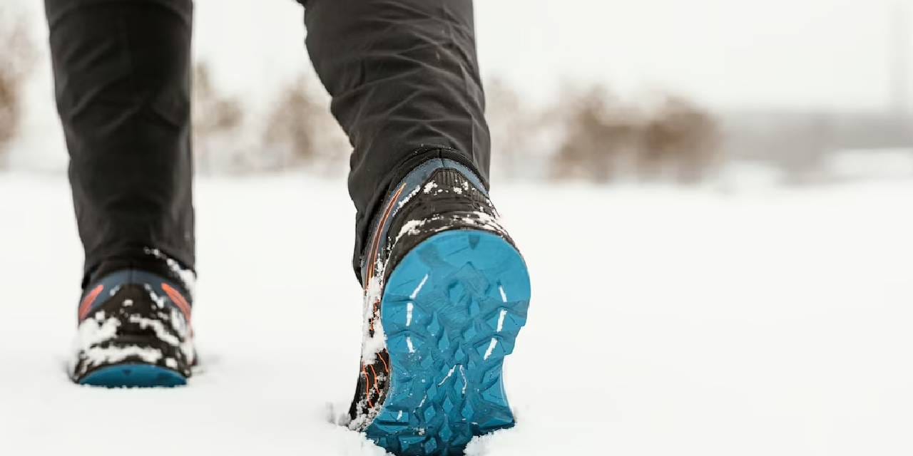 Ayaklarınızı  Zorlu Kış  Şartlarında Rahat Tutmak İçin Kar Botu Alırken Nelere Dikkat Etmeli?