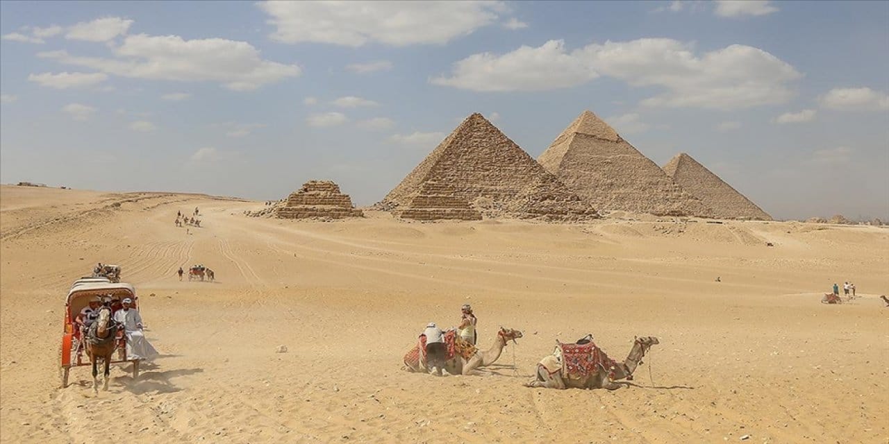 Büyük Giza Piramidi'nde gizli koridor bulundu