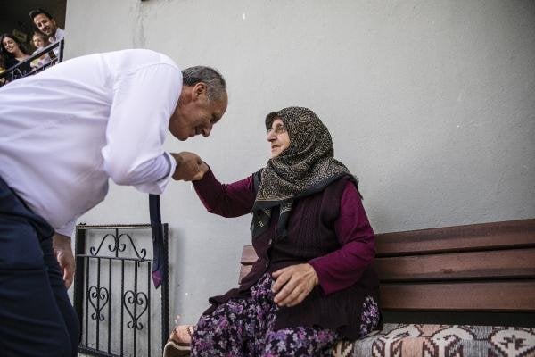 Muharrem İnce, bayram namazını köyünde kıldı