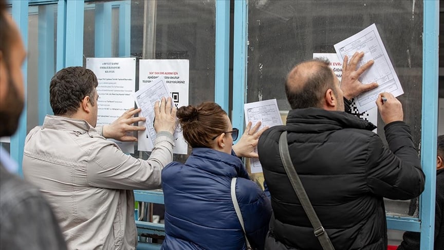 EYT başvurusu yapacaklar dikkat! SGK'dan açıklama geldi: EYT başvurularında 'Emekli olur' yazısına gerek yok