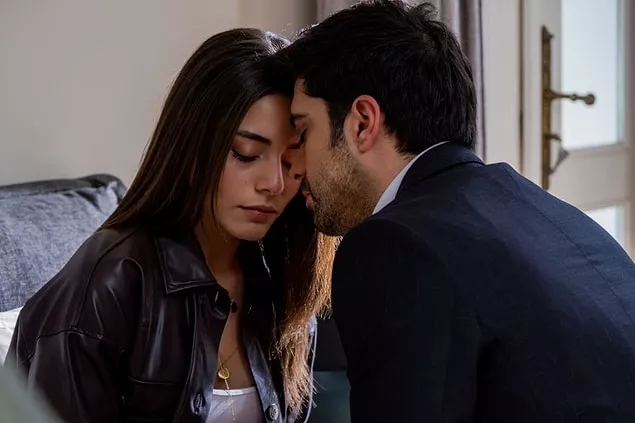 Kızılcık Şerbeti dizisinin konusu nedir? Kızılcık Şerbeti dizisi neleri anlatıyor? Kızılcık Şerbetinin başrolleri kim?