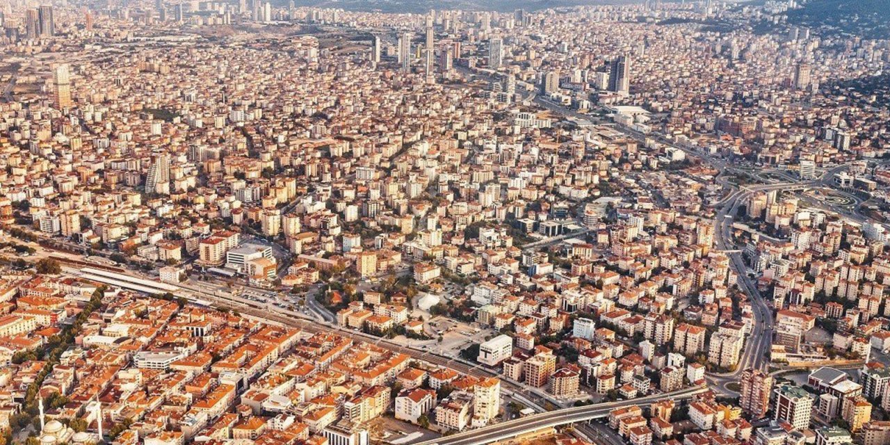 Buğra Gökçe duyurdu: İstanbul'daki riskli binalar için yeni yönetmelik