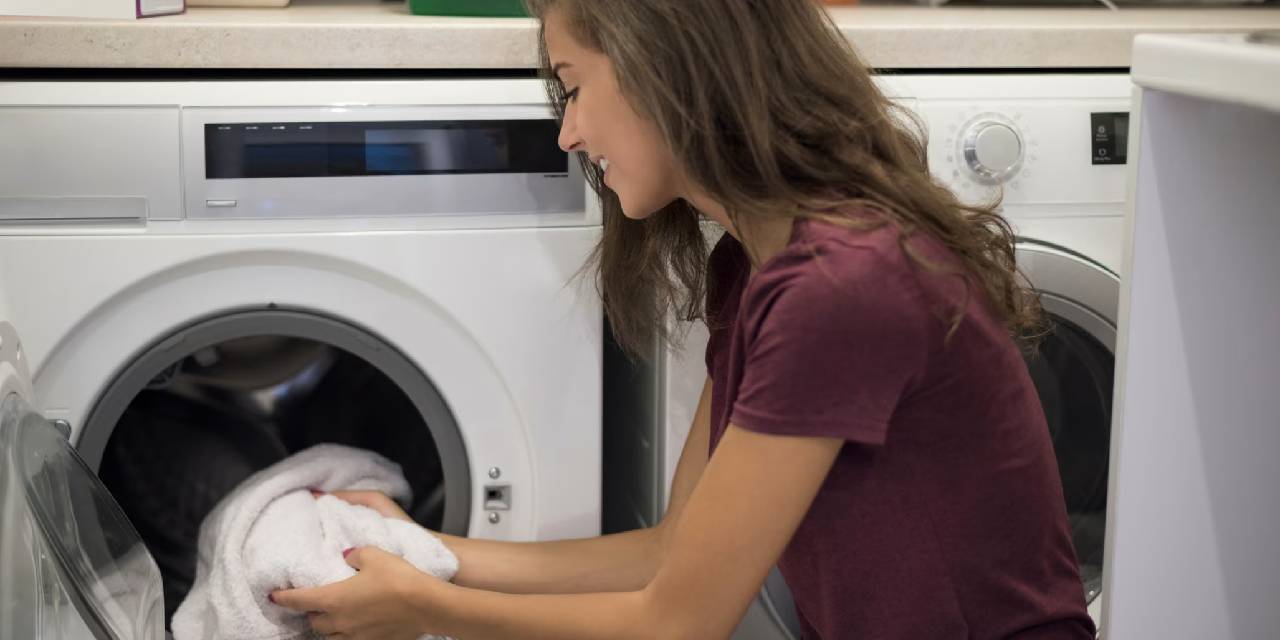 Çamaşır makineniz çabuk bozulmasın: Çamaşır yıkarken yapılan 10 hata…