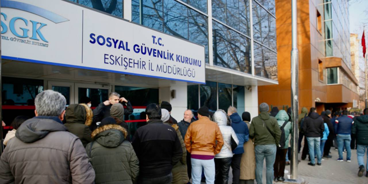 SGK'da EYT mesaisi! Başvuru sayısı 600 bini geçti