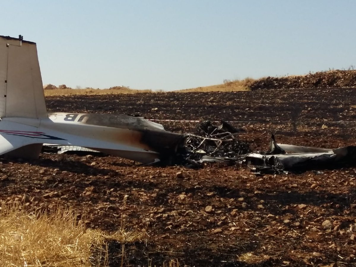 Eğitim uçağı düştü: Pilot hayatını kaybetti
