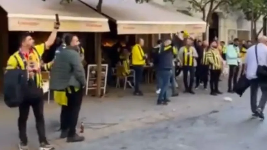 Fenerbahçe taraftarlarından Sevilla’da 'hükümet istifa' sloganı