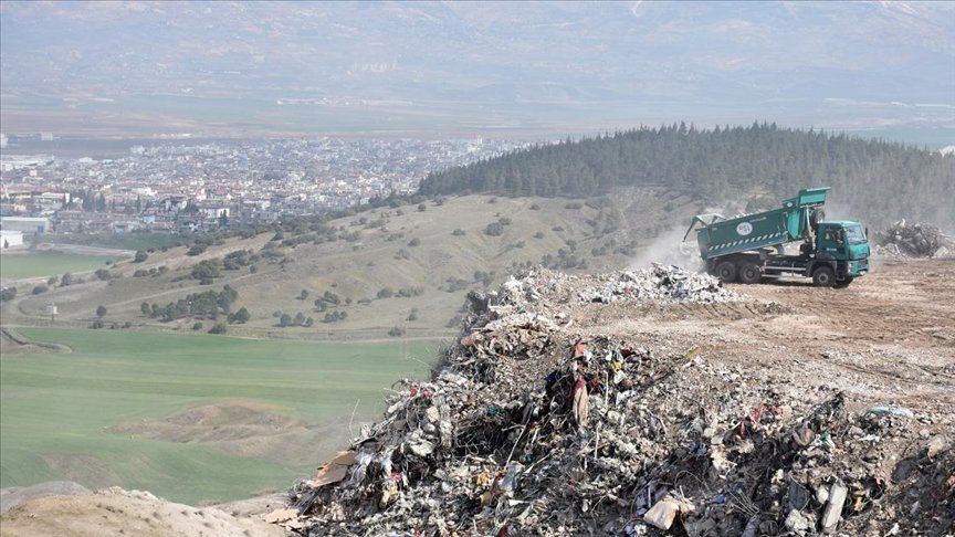 Deprem hafriyatı yol ve kaldırım yapımında kullanılacak