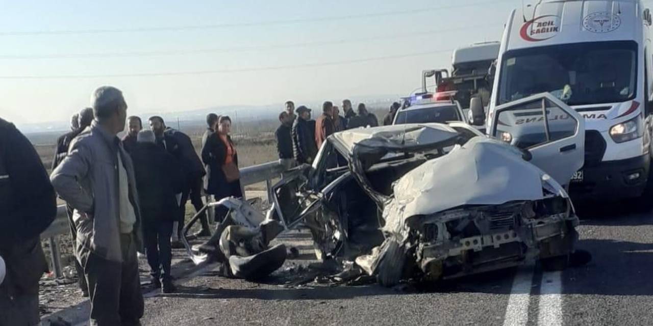 Diyarbakır'da feci kaza: Baba oğul hayatını kaybetti