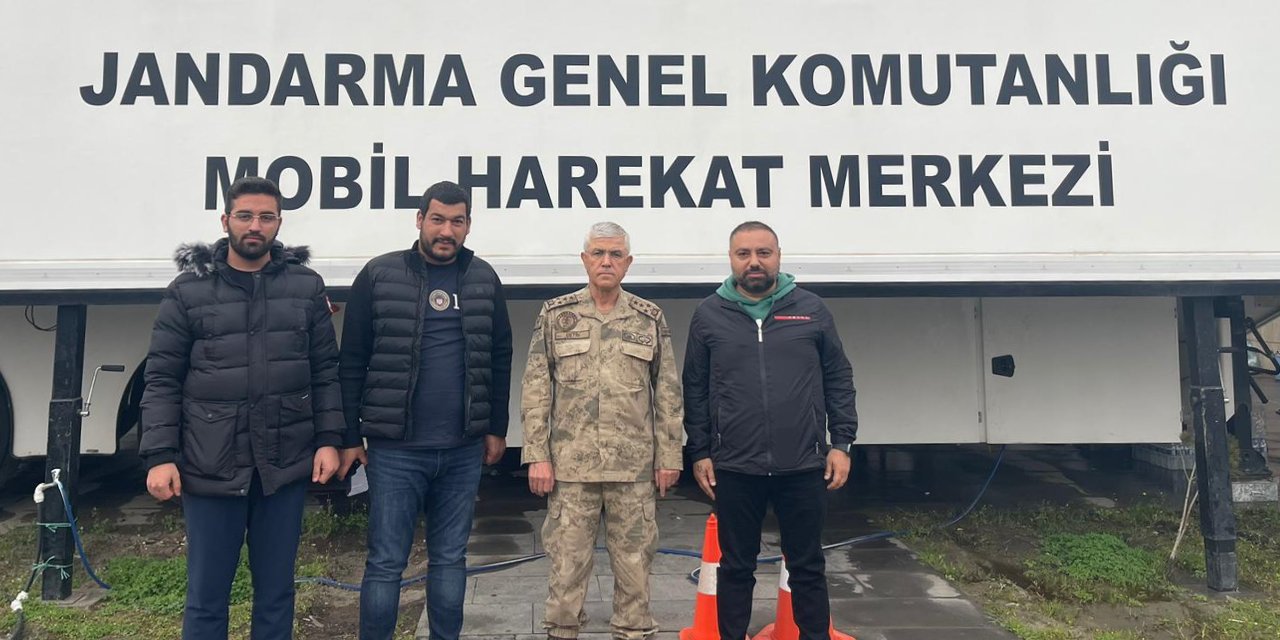 Çakıcı’nın danışmanı Jandarma Genel Komutanı ile fotoğraf çektirip paylaştı