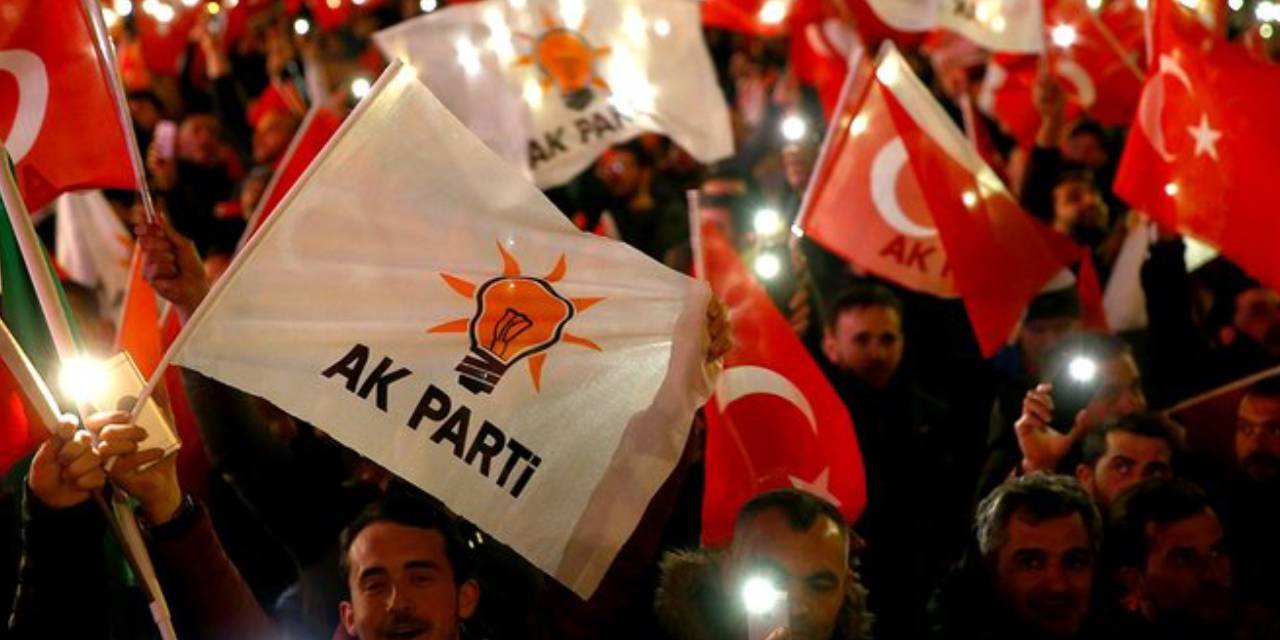Mersin'de AKP'lilerden toplu istifa