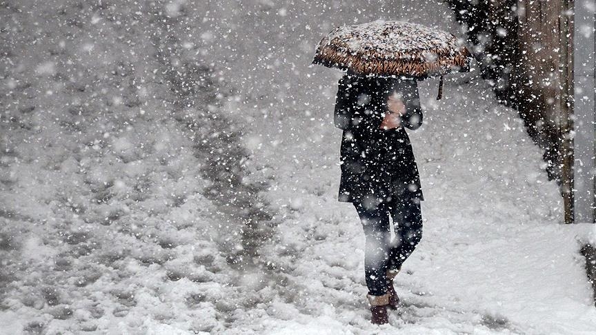 Konya'da sağanak ve kar: 2 ilçede okullar tatil edildi