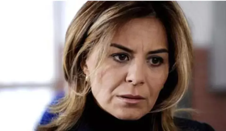 Ünlü oyuncu siyasete atılıyor