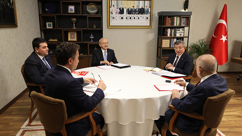 Kulis: İttifak içinde ittifak formülü 'logo'ya takıldı