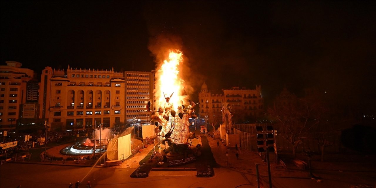 Dev kuklalar yakıldı: Las Fallas sona erdi