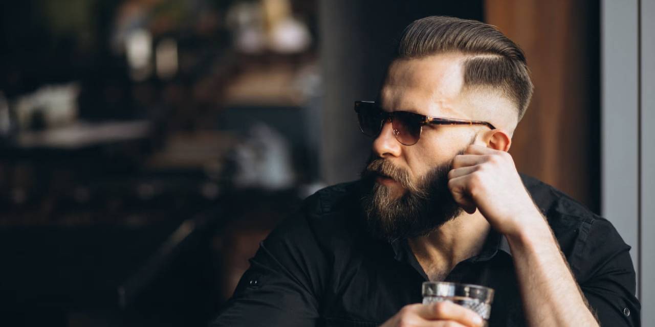 Çekici insanların zengin olma ihtimali daha yüksek: Çekici erkekler mi yoksa kadınlar mı daha fazla para kazanıyor?