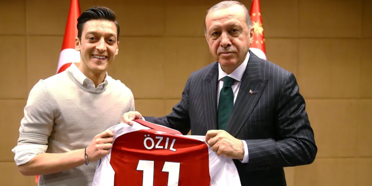 Alman basınından flaş haber: Bu fotoğraf olmasaydı Mesut Özil’in vedası nasıl olurdu?