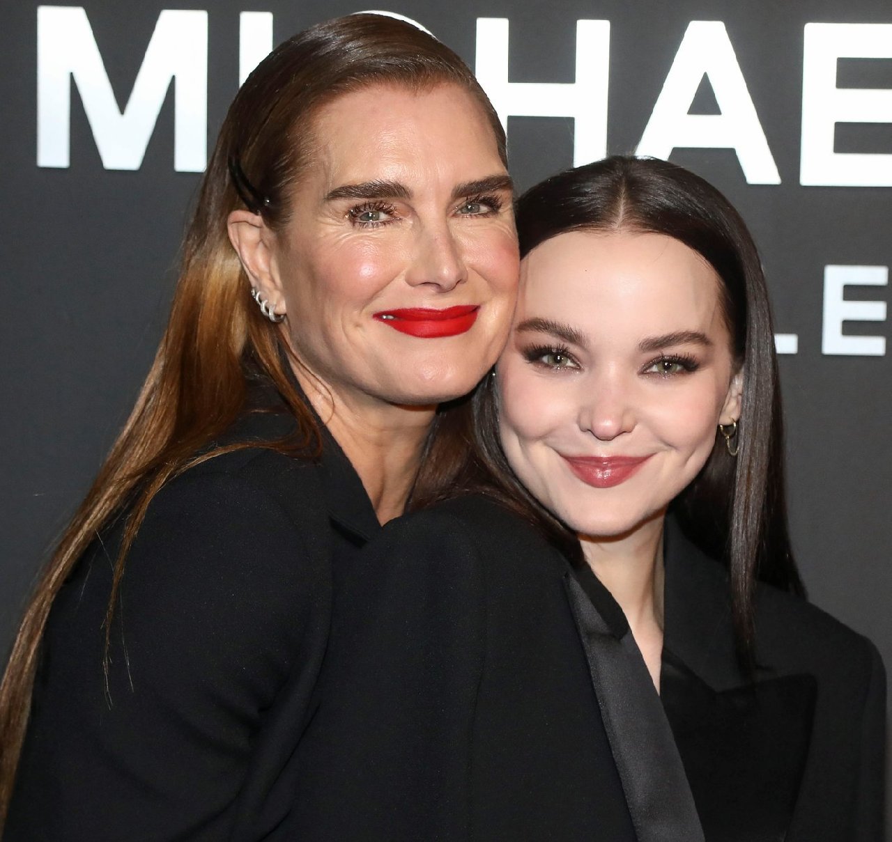 Acı gerçeği yıllarca gizlemişti...  Dünyanın en güzel kadını idi. Şimdi 60'ında: Hayatımı karartan o adama mektup yazdım!