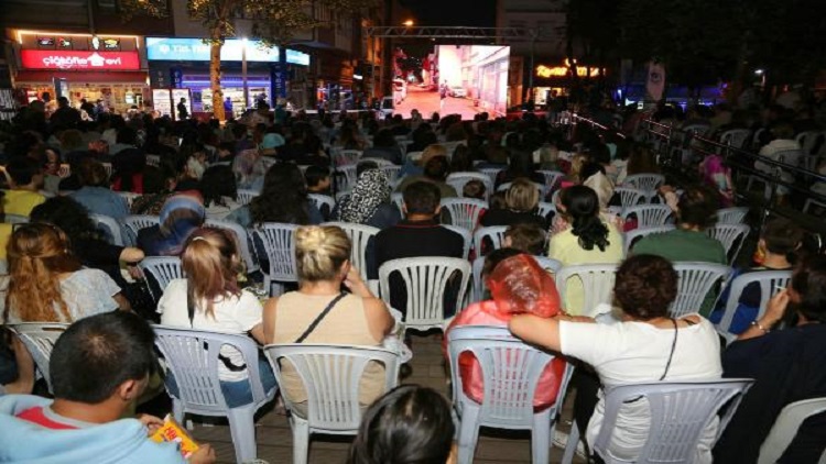 Eskişehir'de sokak sineması