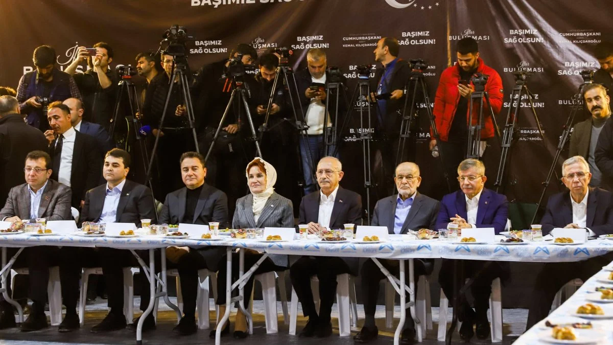 Liderler İmamoğlu ve Yavaş ile ilk kez iftar sofrasında bir araya geldi: Sıkıntıları, zorlukları hep birlikte aşacağız