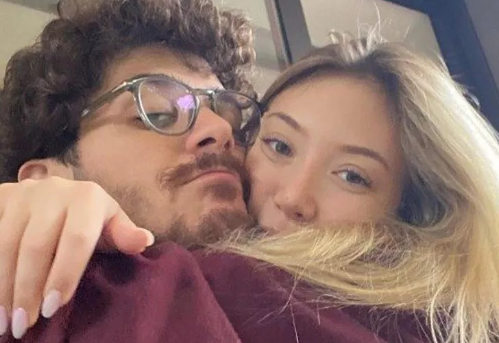 Yasmin Erbil ve Yiğit Poyraz aşka geldi! Dudak dudağı anlarını paylaştı