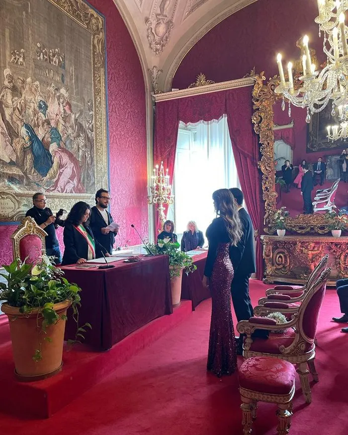 Ünlü oyuncu evlendi... Sapanca'da teklif İtalya'da nikah...