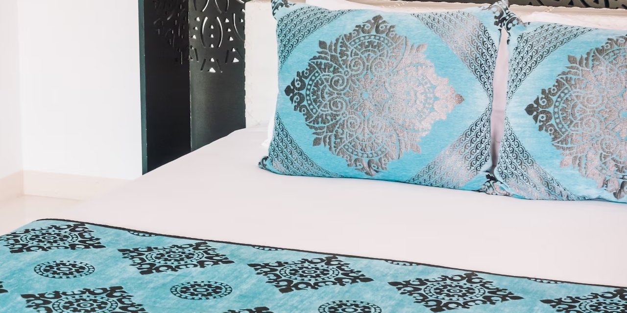 ABD’li editör H. Smith ilginç bir test yaptı! Bir ay sadece saten yastık kılıfında uyuyan Smith’in bakın cildinde neler oldu?