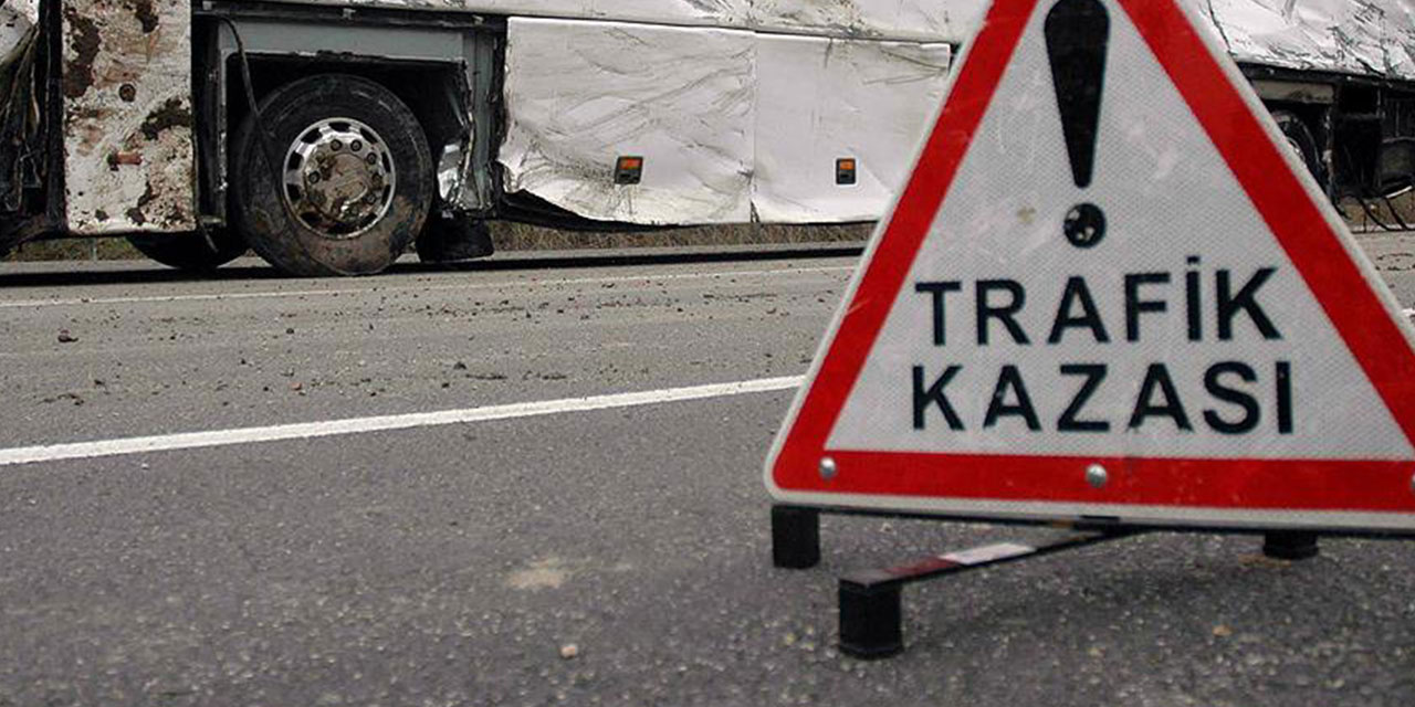 Sultangazi'de iki aracın çarpıştığı kazada 5 kişi yaralandı