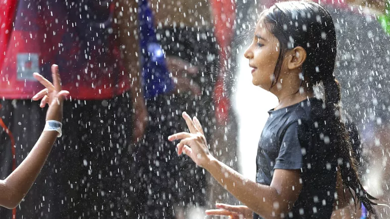 "Yağmur suyu içilir mi" diye merak edip denemeyin... Dünyanın her yerinde içinde yok olmaylan 'sonsuz kimyasallar' var