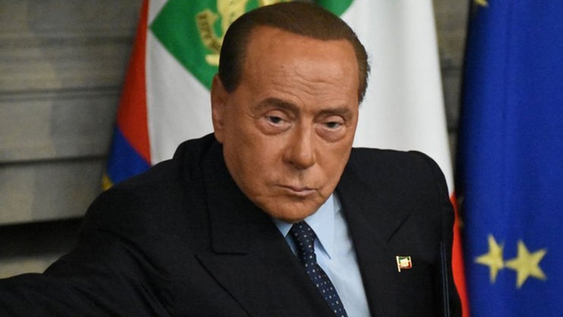 Berlusconi hastaneye kaldırıldı