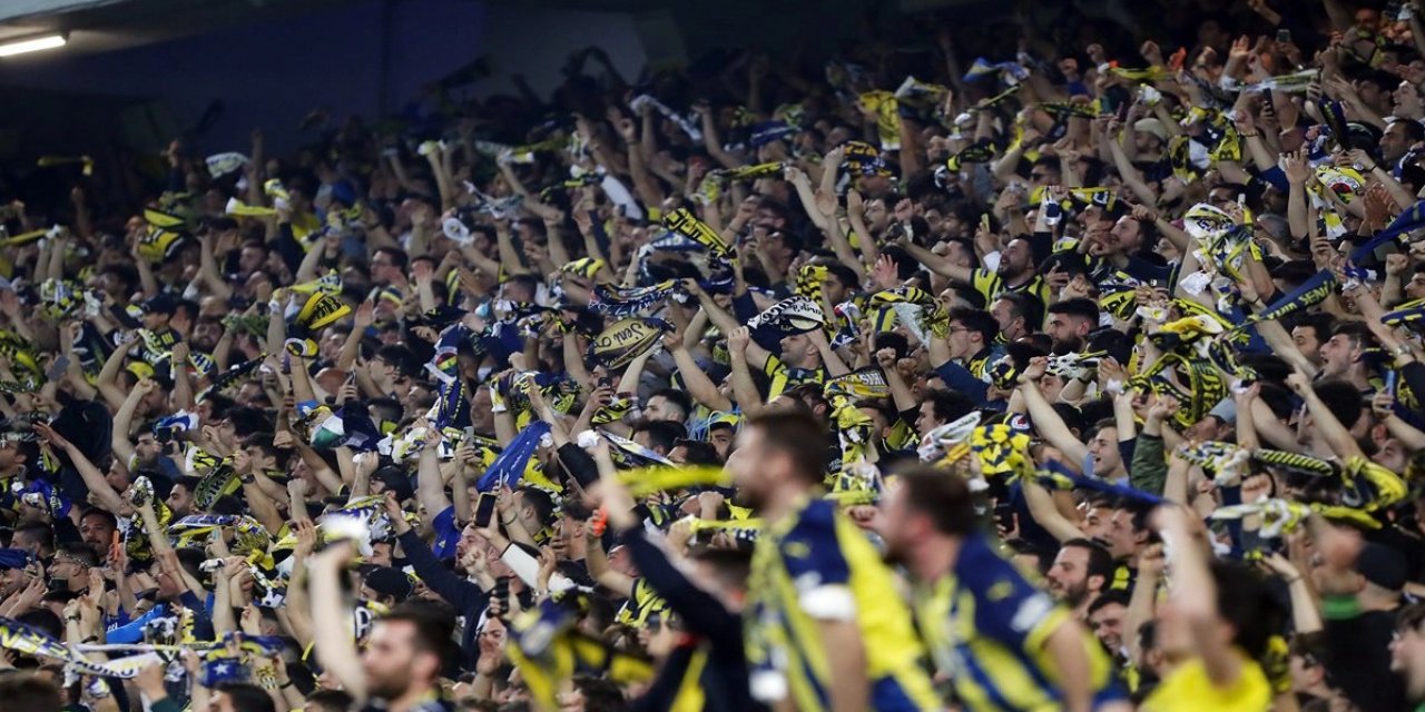Fenerbahçe'de tarihi karar: 7 taraftara süresiz stada giriş yasağı!