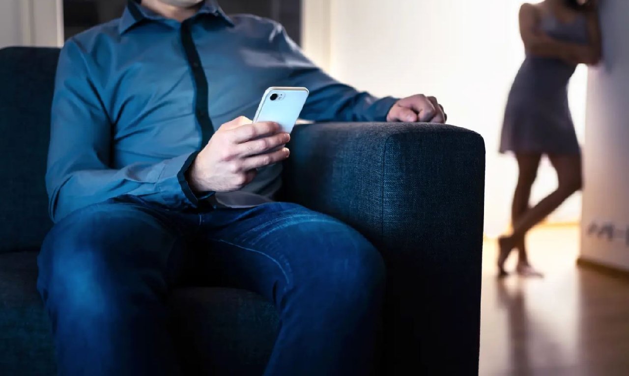 Porno izleyen erkeklerin cinsellikleri konusunda kafası karışıyormuş