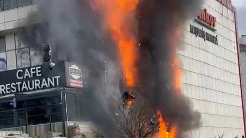 Ankara'da AVM'de yangın paniği