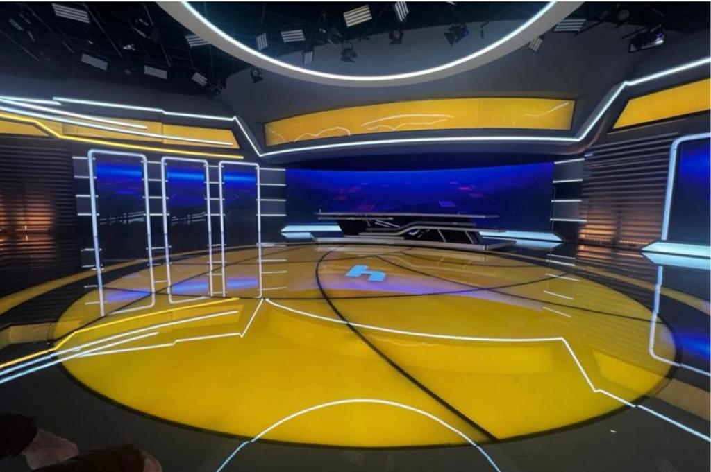Halk TV bugün yeni stüdyosundan 'Merhaba' dedi