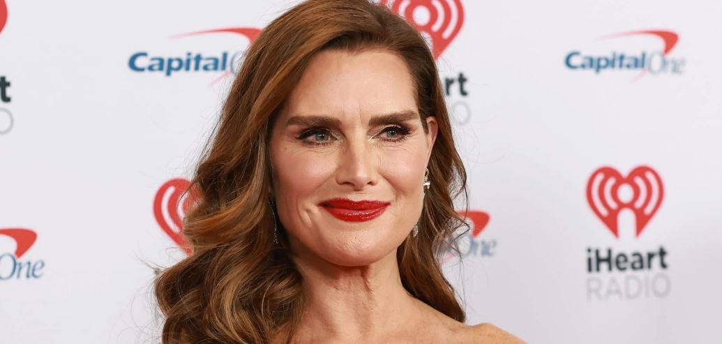 Brooke Shields ilk filmini anlattı: 11 yaşındayken 29 yaşındaki oyuncuyla öpüşmek zorunda kaldım