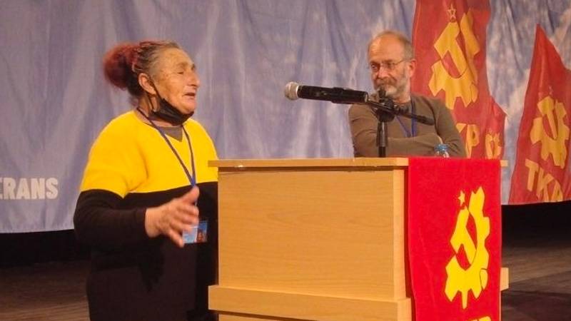 Sosyal medyada 'Muhalif Teyze' olarak tanınan Zehra Canan TKP'den milletvekili adayı oldu