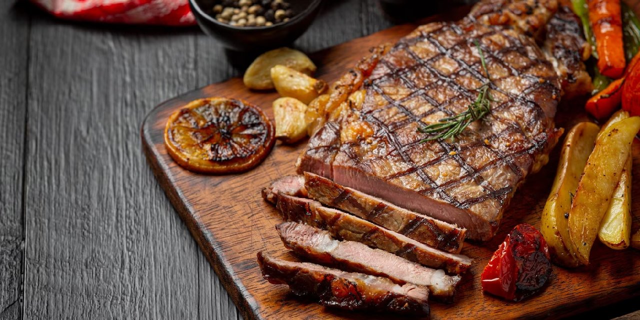 Et pişirmenin sırrı, birkaç malzeme ve pişirme yönteminden geçiyor...Etlerin yumuşacık olmasını sağlayan küçük sırlar...