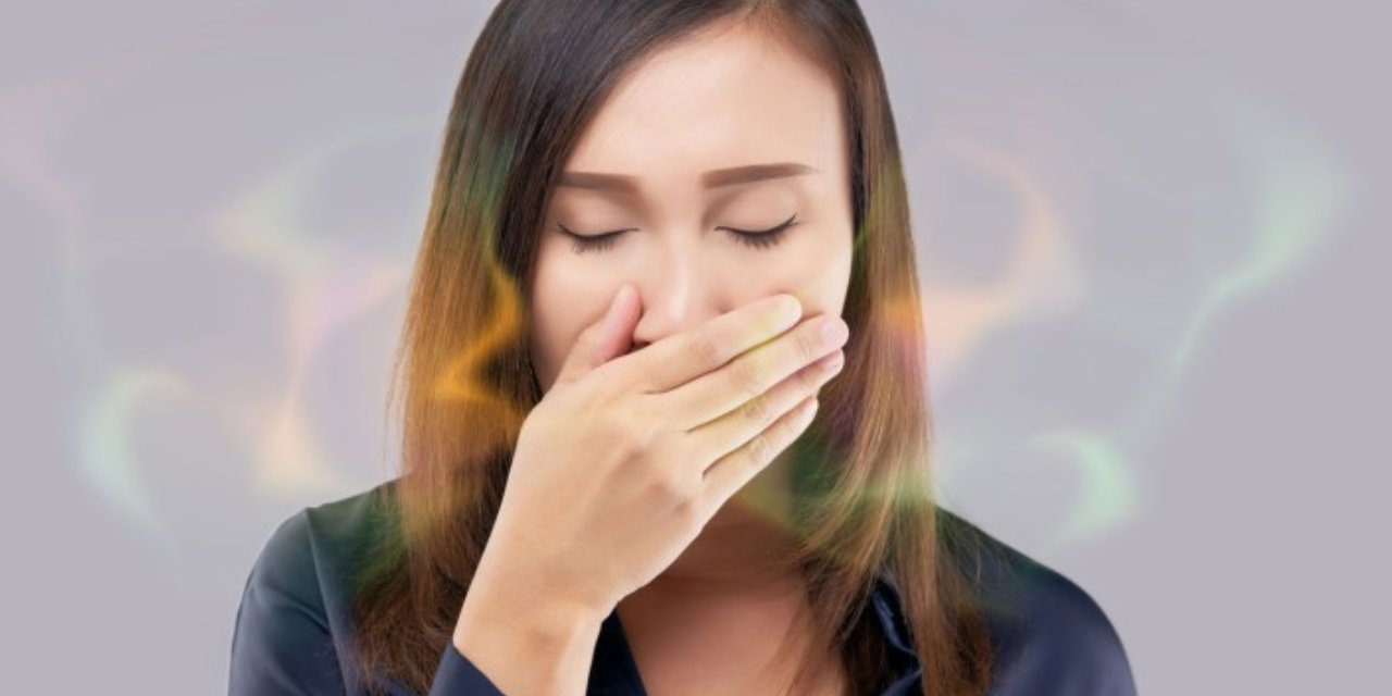 Oruçta ağız kokusundan hoşlanmayanlar bu tarifi uygulasın... 1 kaşığı ağız kokusunu gidermeye yetiyor!