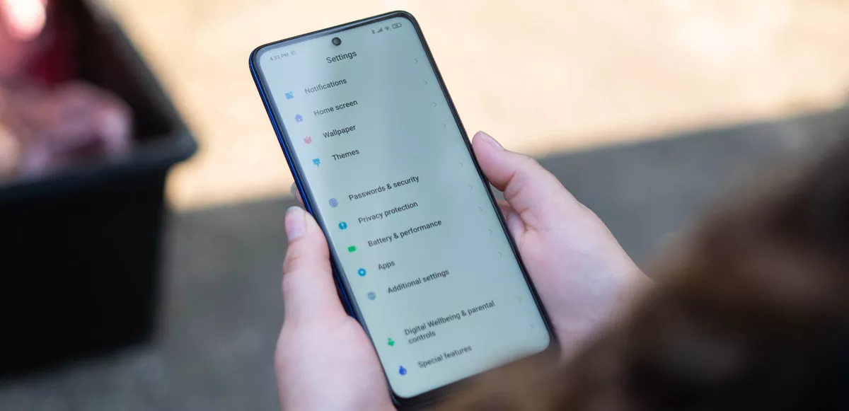 Google uyardı:  Telefonunuza ücretsiz indirdiğiniz bu uygulamalar kimlik bilgilerinizi çalabilir