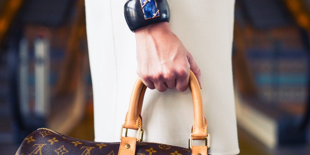 Soğan zam şampiyonu ama... Lükse dünyanın parasını harcadık